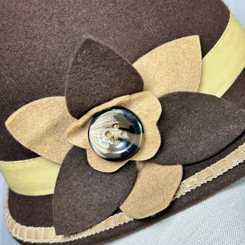 Angela‎ & William Brown 100% Wool Cloche Hat Yellow Ribbon Flower CL1213 OSFM - Picture 4 of 8
